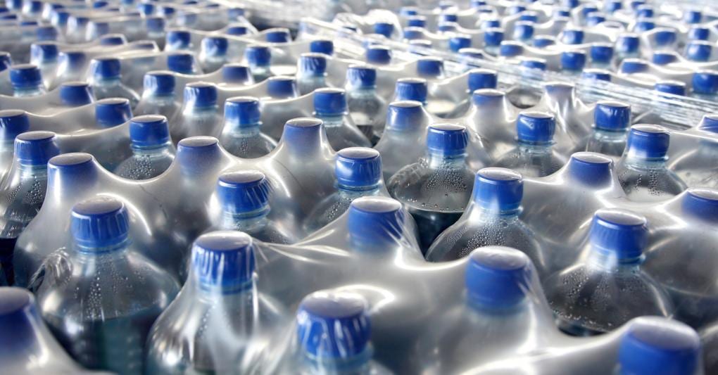 Riciclo, scendono i contributi Conai per carta e plastica
